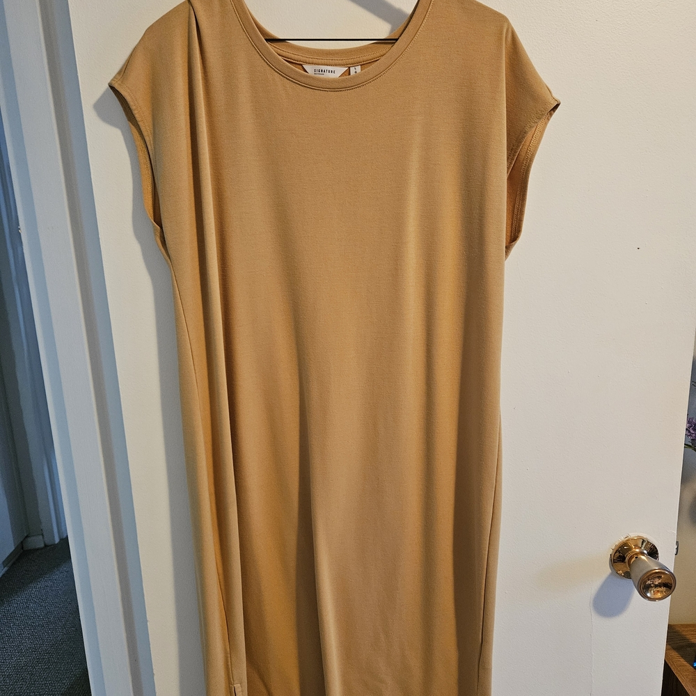 Reitmans Tan Cap-Sleeve Midi Shift Dress